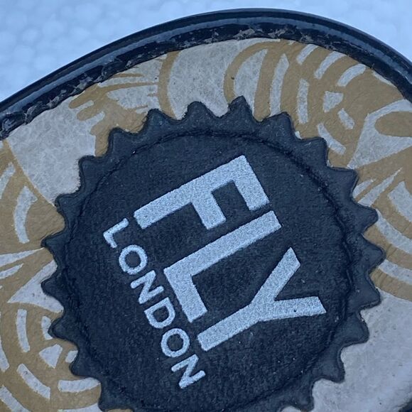Fly London EU Sz 38 black shoes - Picture 3 of 4